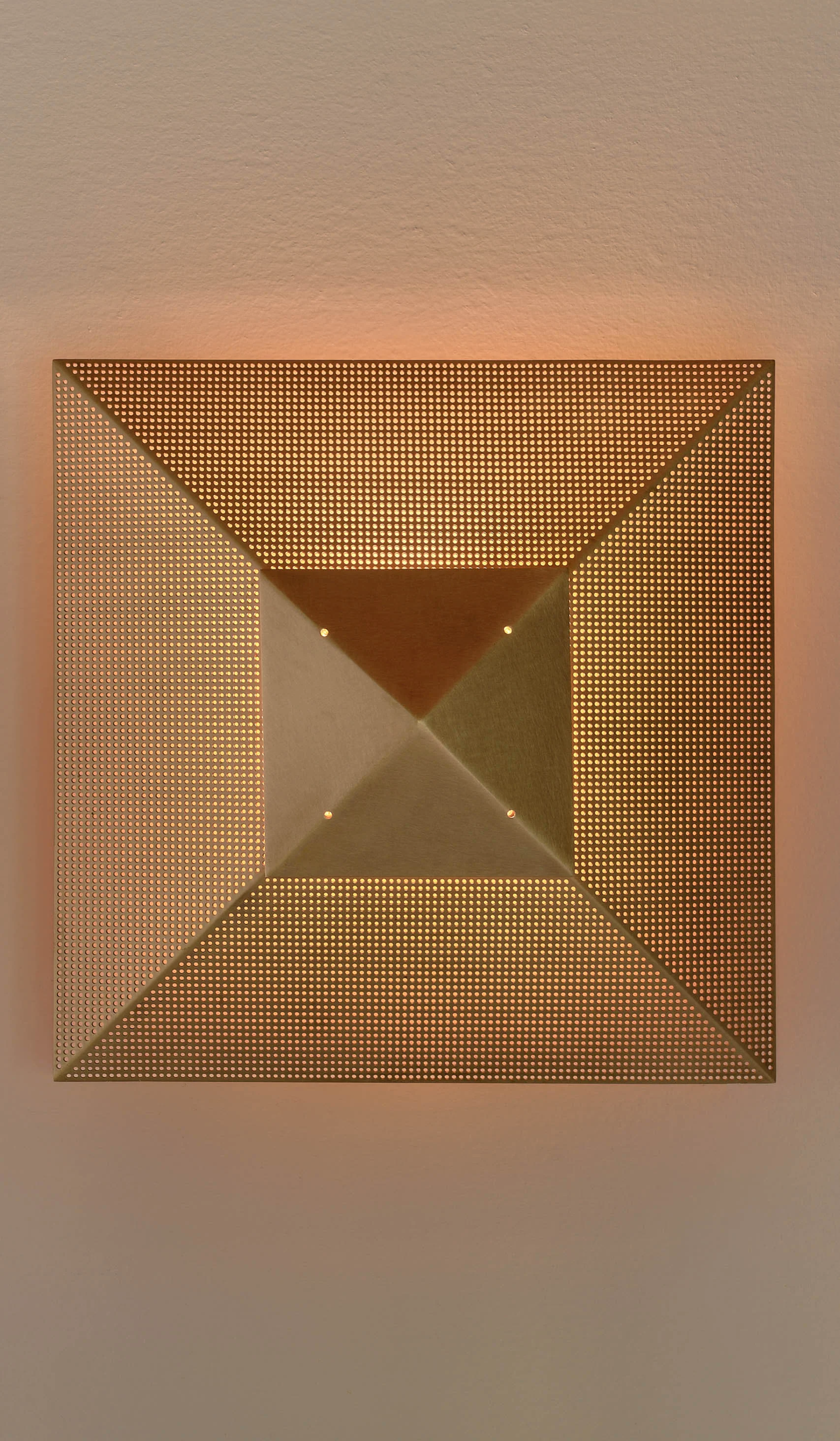 Danny Kaplan Pyramid Sconce - Image 11
