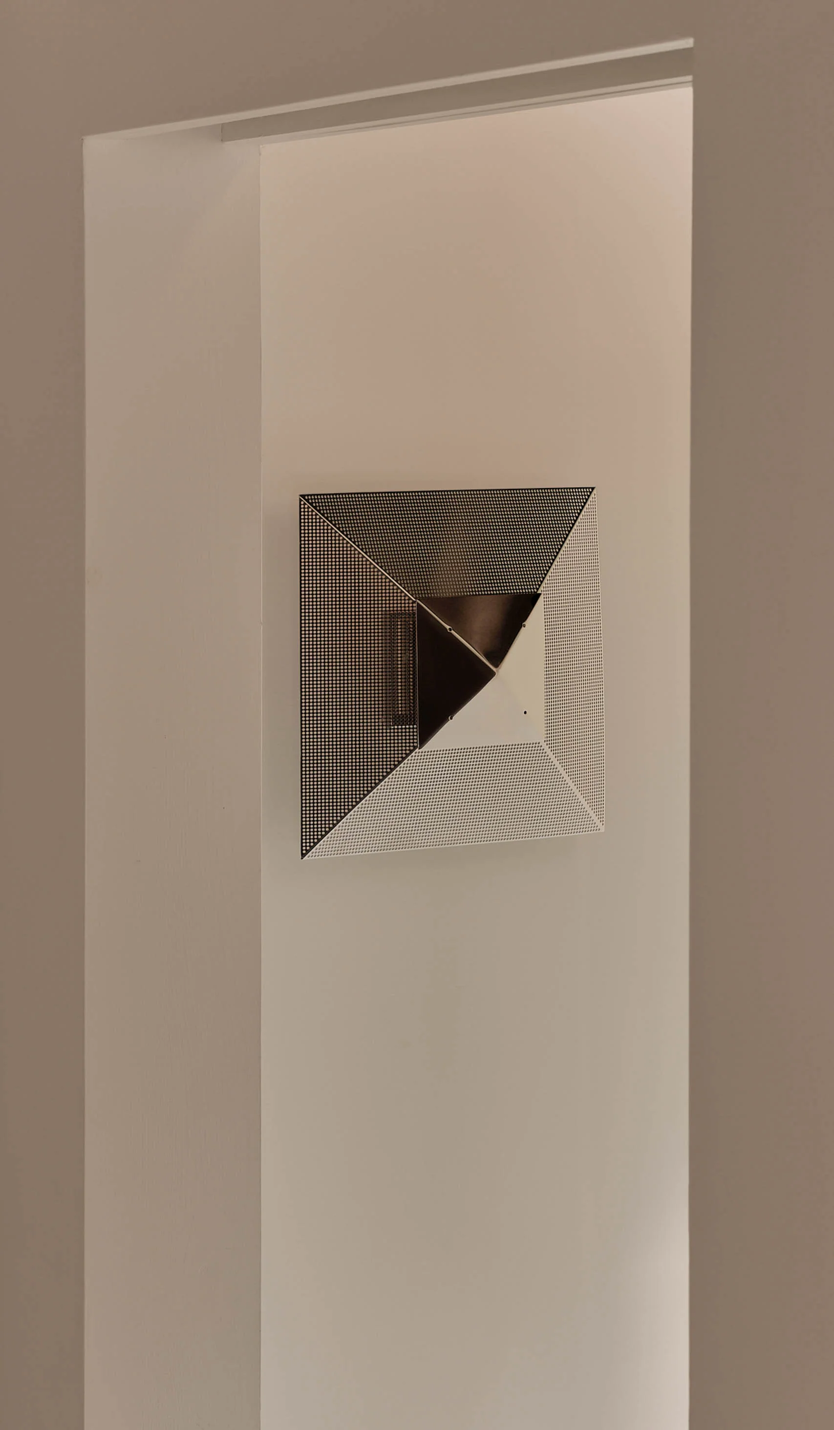 Danny Kaplan Pyramid Sconce - Image 15