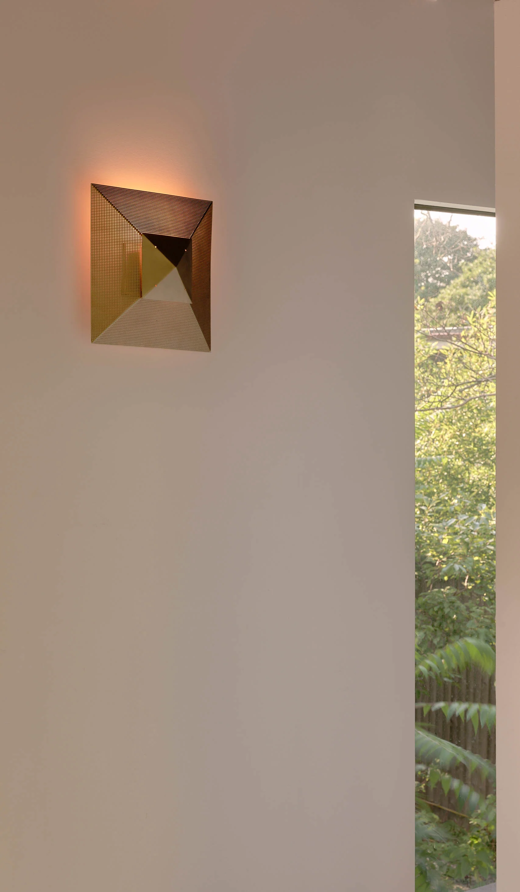 Danny Kaplan Pyramid Sconce - Image 18