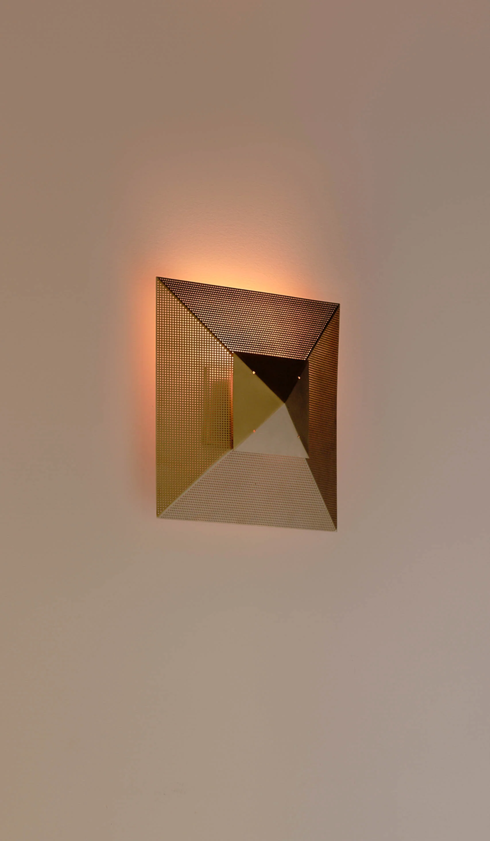 Danny Kaplan Pyramid Sconce - Image 19