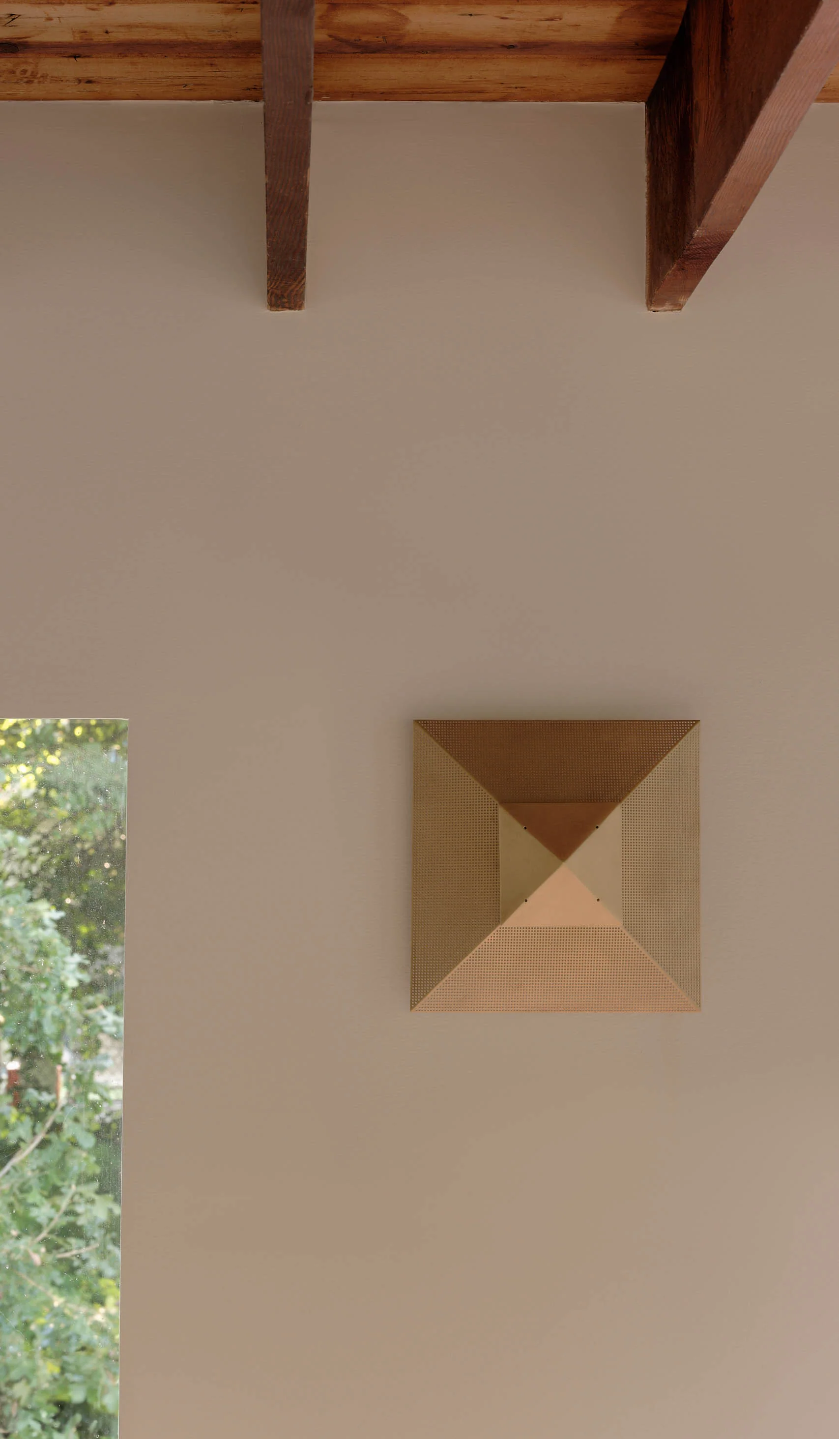 Danny Kaplan Pyramid Sconce - Image 3