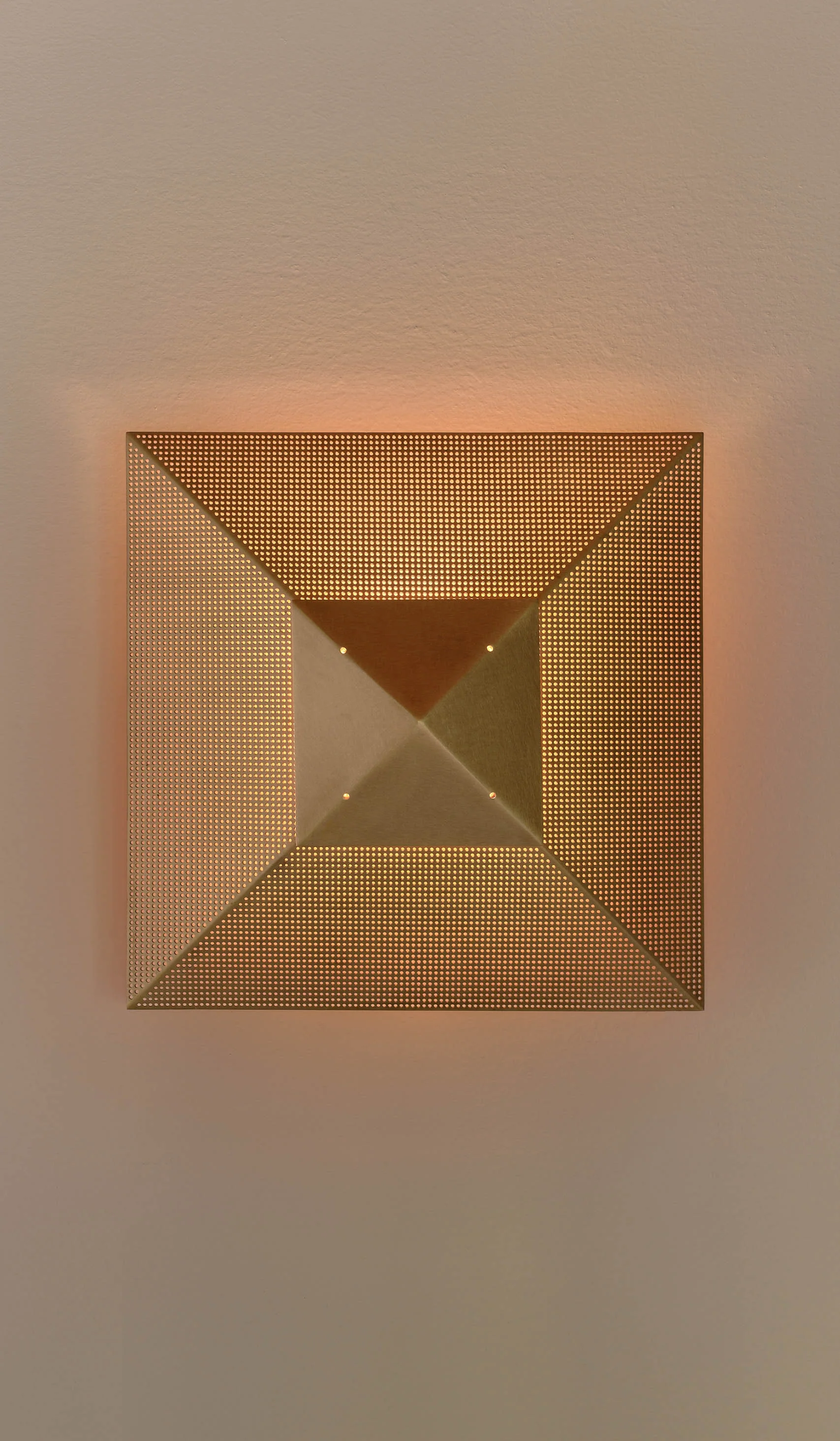 Danny Kaplan Pyramid Sconce - Image 5
