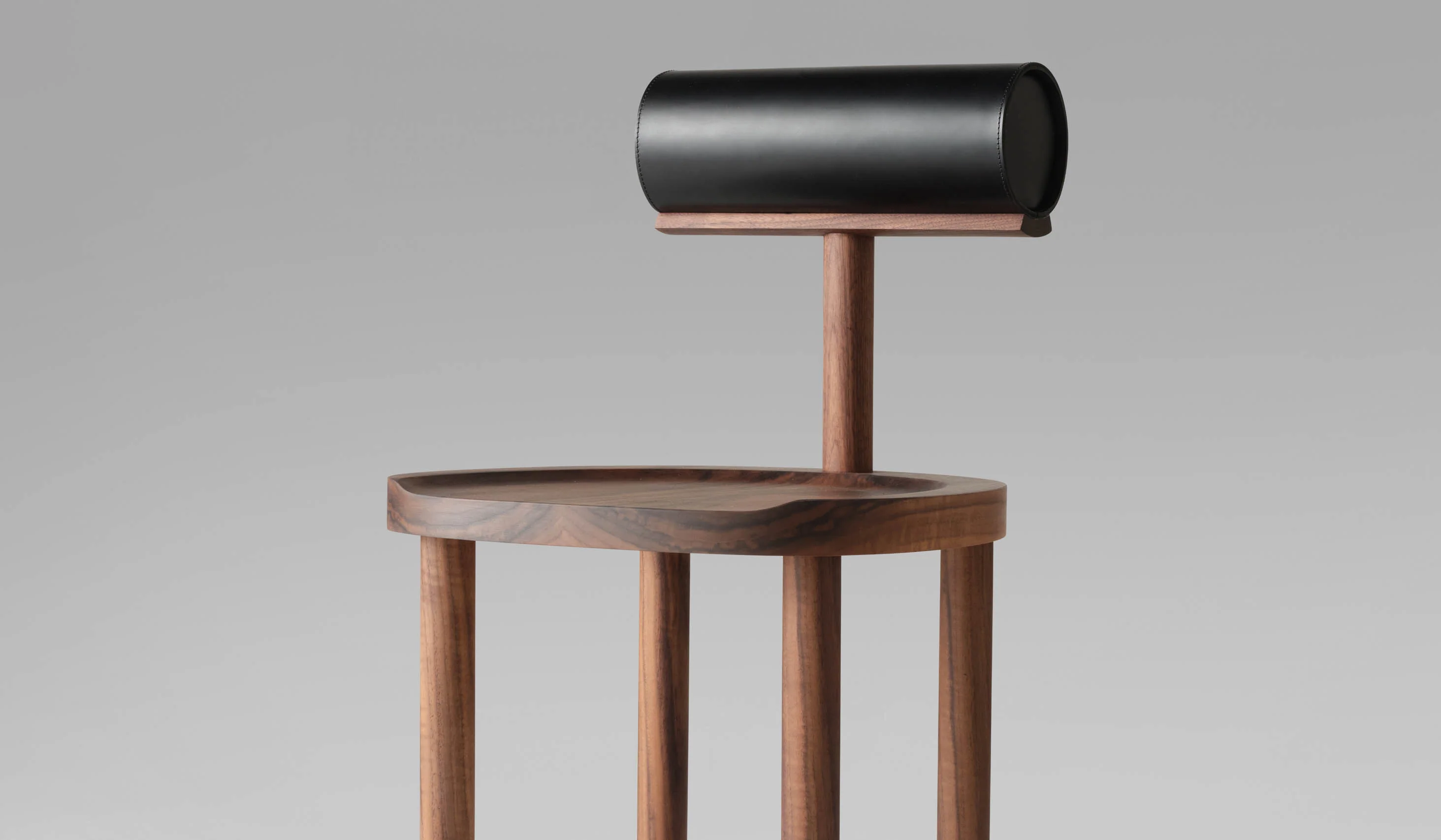 Estudio Persona Una Counter Stool - Image 17