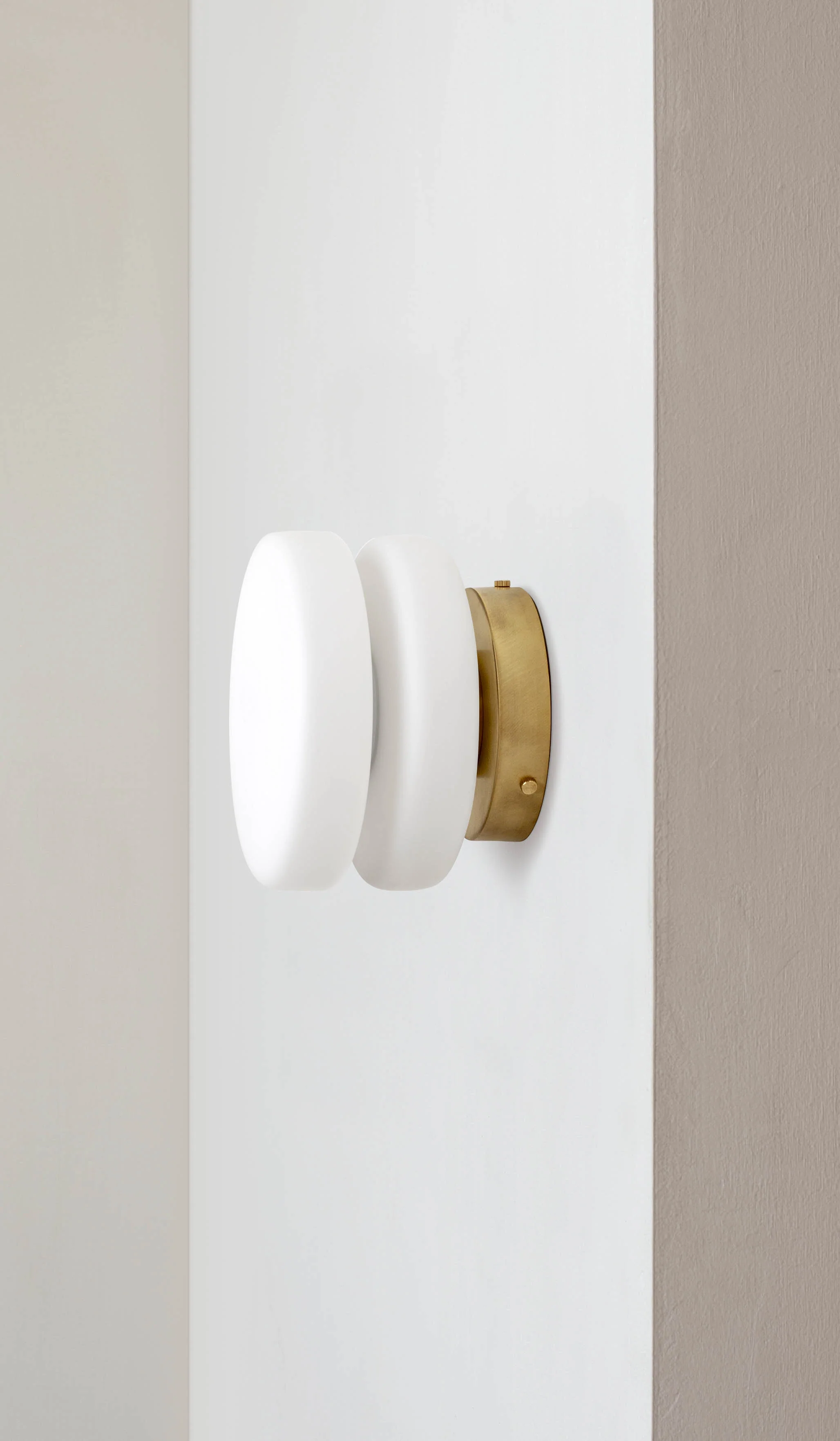 In Common With Double Puck Surface Mount - Image 10