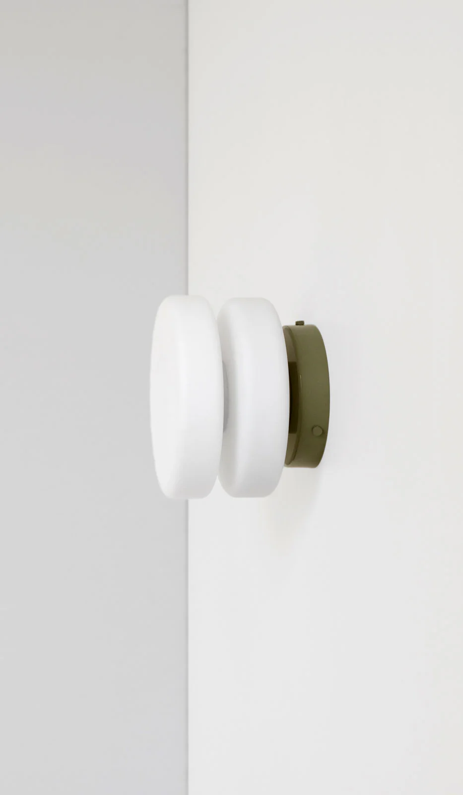 In Common With Double Puck Surface Mount - Image 42