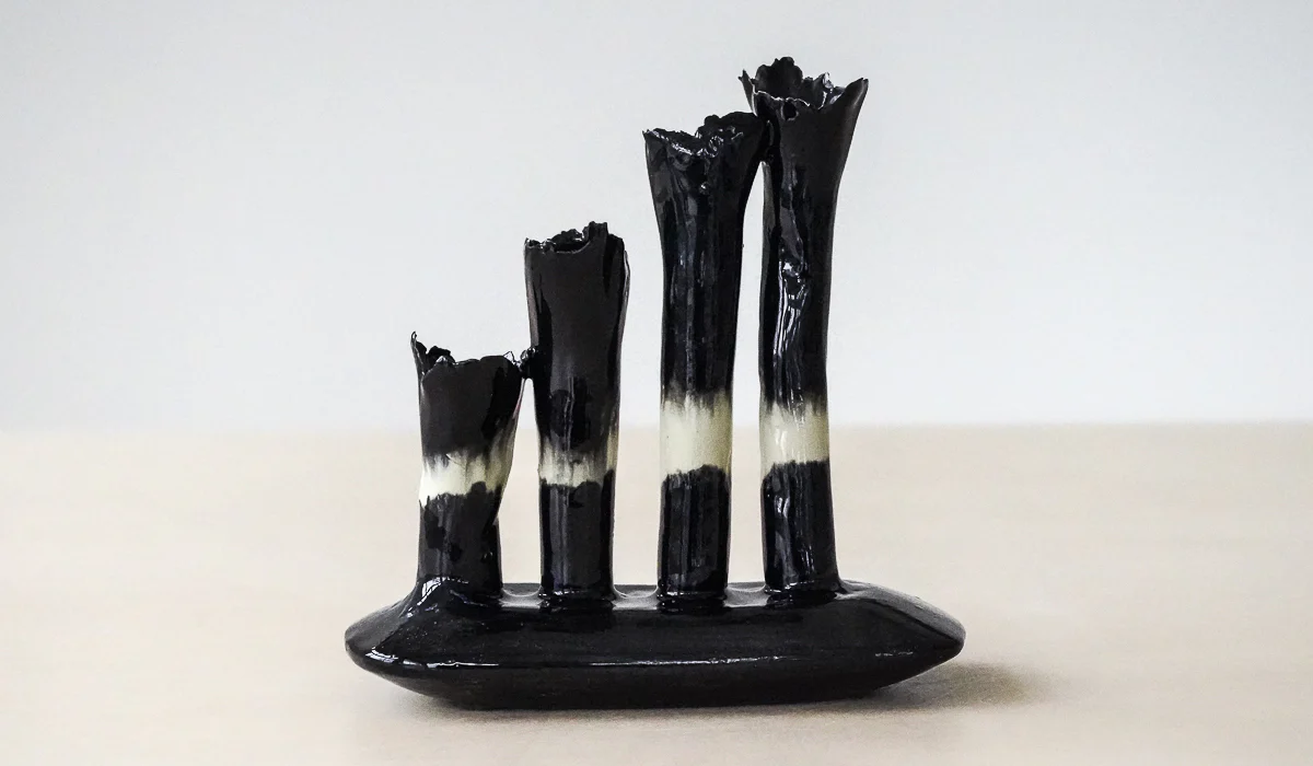 Nathalee Paolinelli Black Oblong Coral Vase No. 9 - Image 4