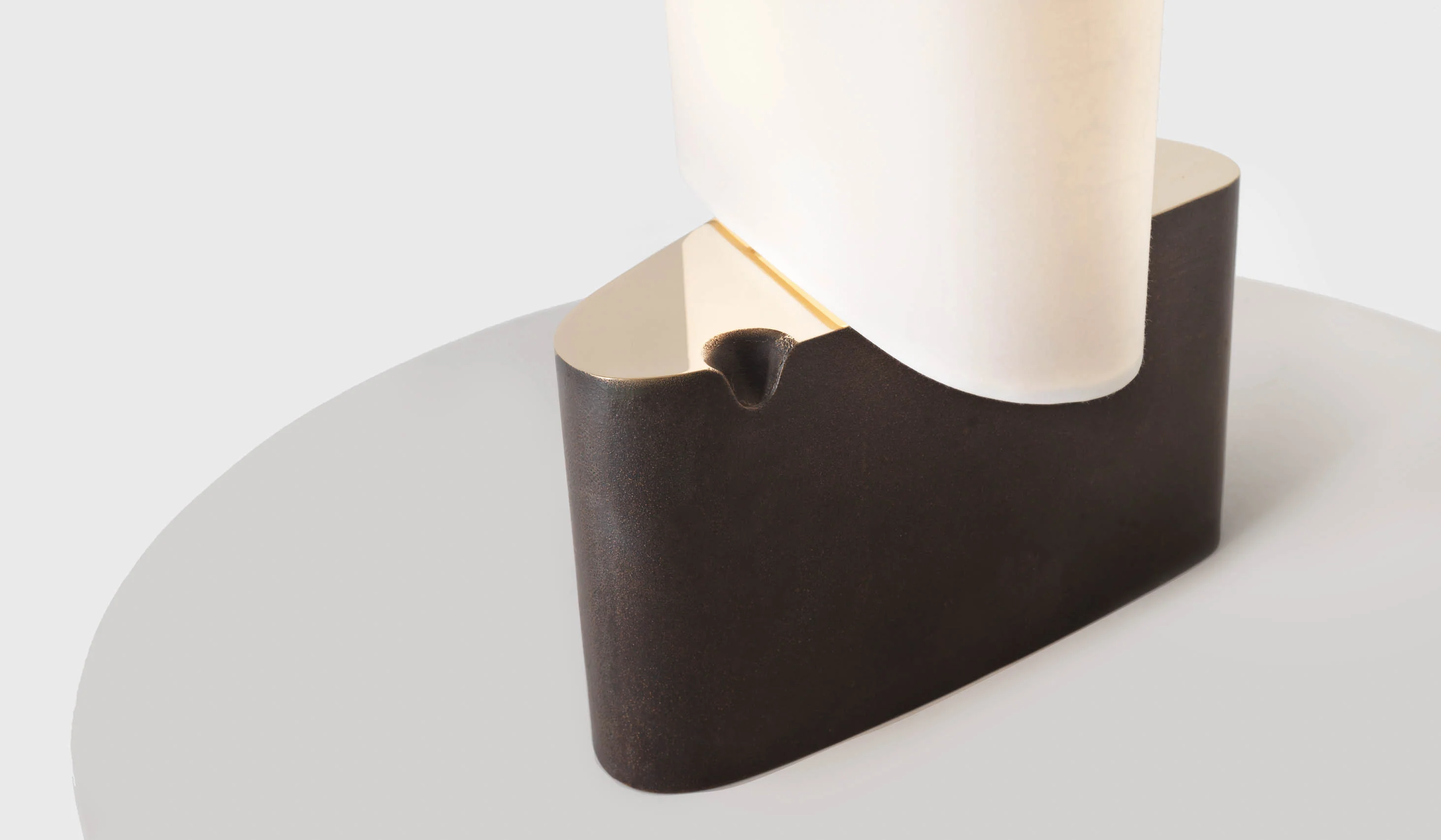 Resident Blackened Cast Bronze Fulcrum Table Lamp - Image 2