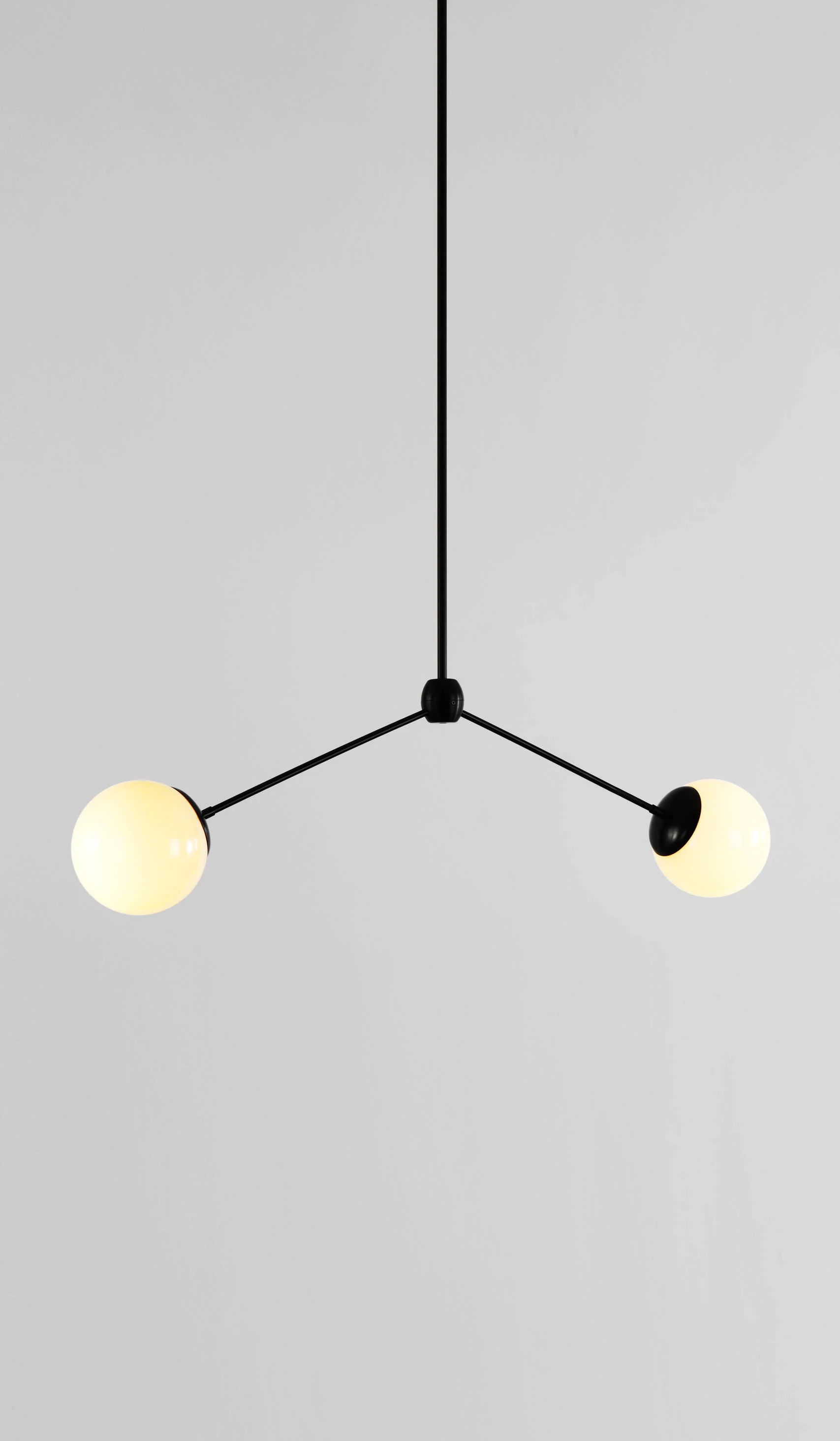 Roll & Hill Modo 2 Globe Pendant